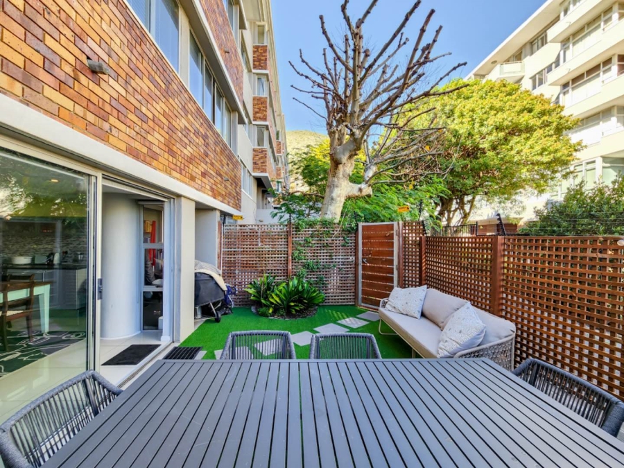 2 Bedroom Property for Sale in Sea Point Western Cape